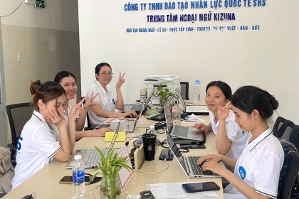 ĐỘI NGŨ NHÂN VIÊN SHS – TẬN TÂM, CHUYÊN NGHIỆP